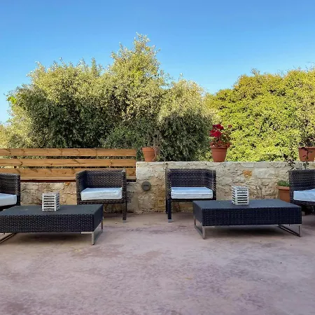 Momentum X - Modern Maisonette With Pool & View *