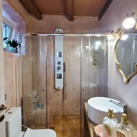 Momentum X - Modern Maisonette With Pool & View 別荘 *