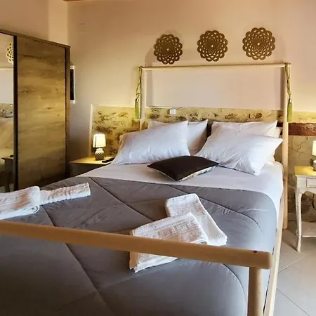 Tatil Evi Momentum X - Modern Maisonette With Pool & View Hanya